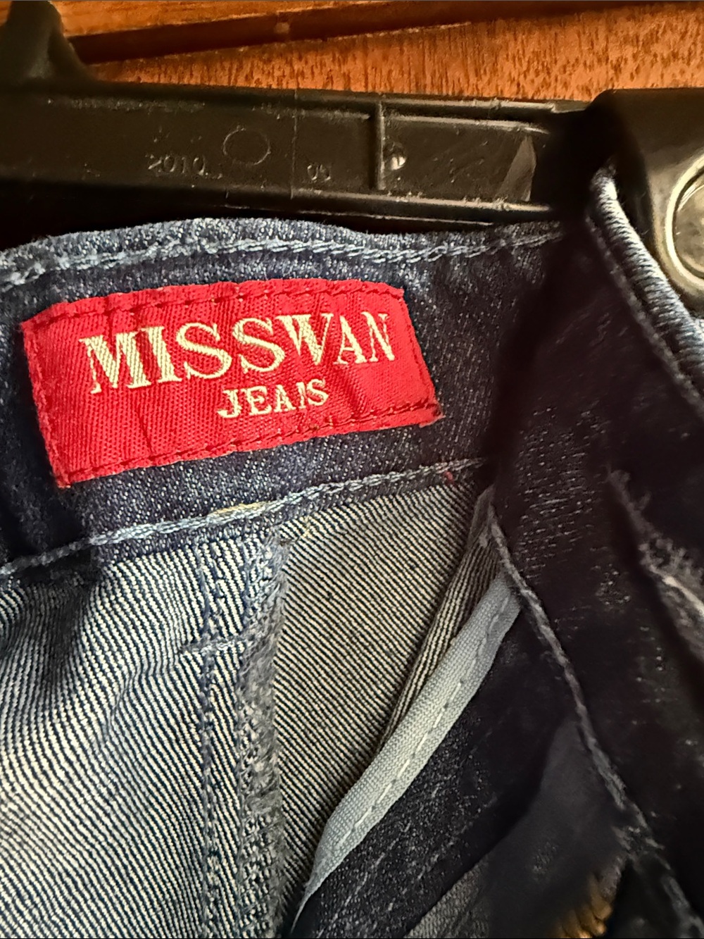 Misswan Embroidered Jeans
